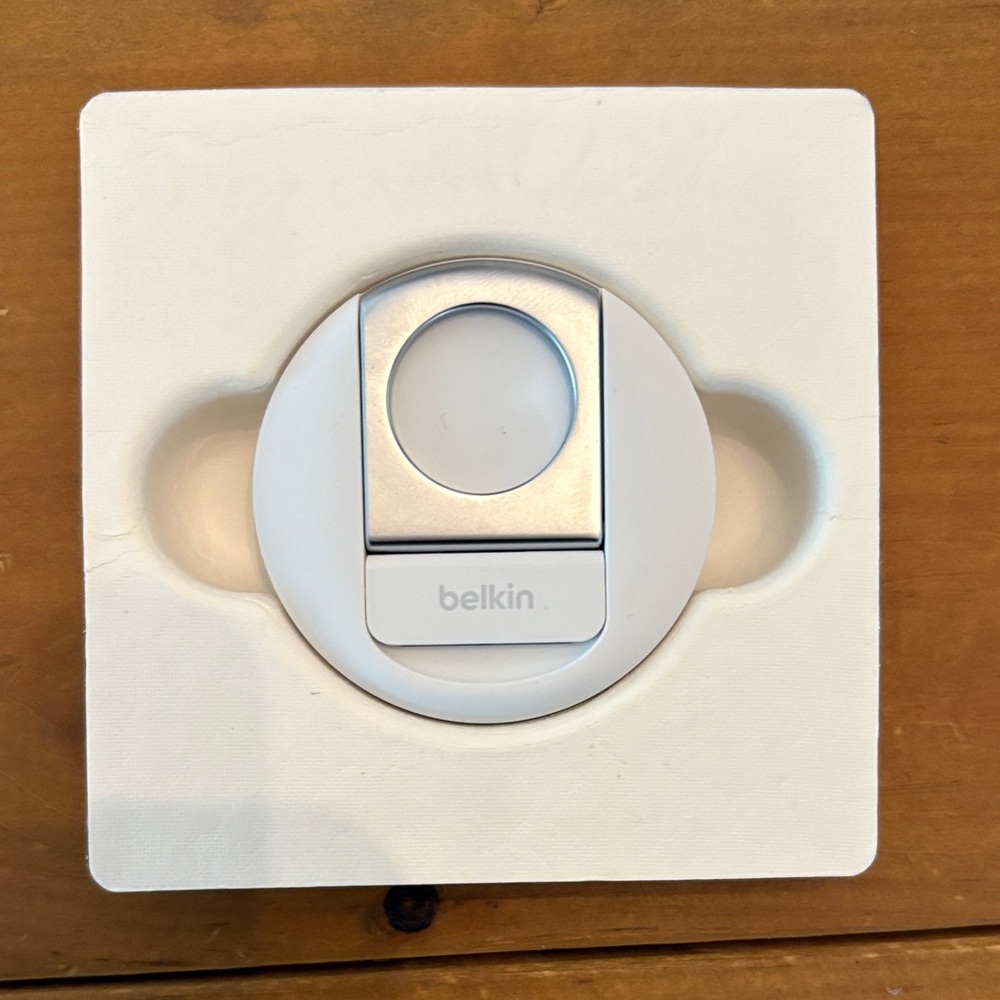 NEW! Belkin MagSafe iPhone Mount for Mac - Silver - Picture 4 of 6